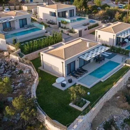 Gem Luxury Sea View Karavados